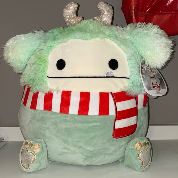 joelle the bigfoot squishmallow
